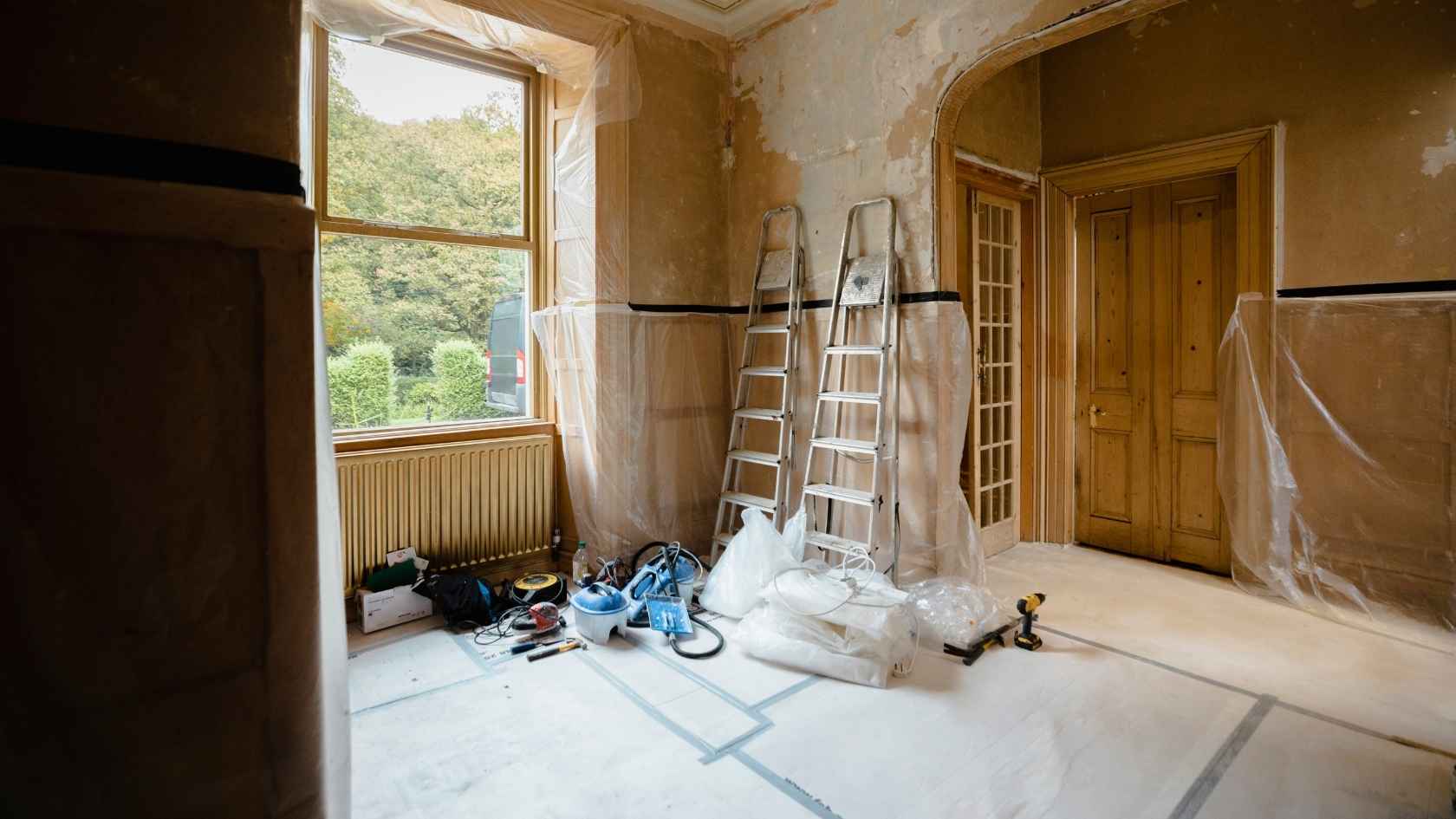 Comment réussir la rénovation électrique d’une maison ancienne : les étapes essentielles